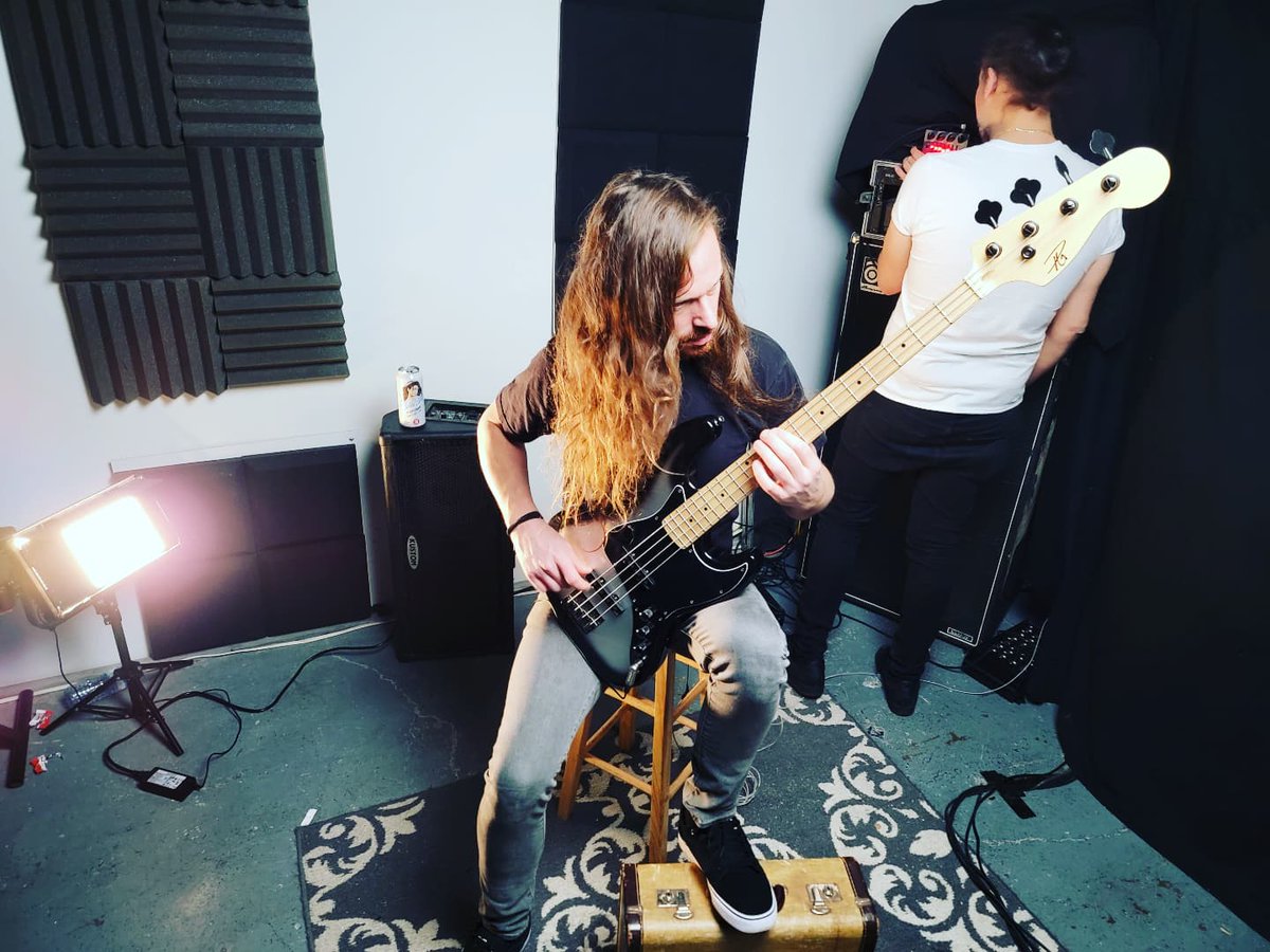 theagonist's tweet photo. What is Mr. Chris Kells up to? Rehearsing for a wedding gig? Posing for the cover of sexy bassist magazine? Covering a Rod Stewart song??
#theagonist #chriskells #bass #bassistsofinstagram https://t.co/i8O0KB8fTG
