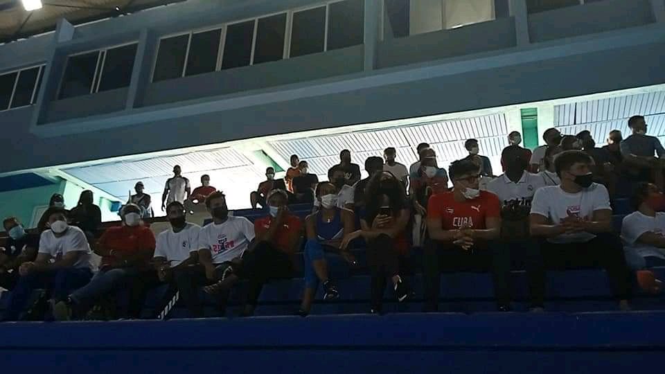EricGut92632804's tweet photo. En el #ESFAAR "Cardin" se festejó el #DiaDeLaCulturaFisicaYElDeporte, participaron activamente los integrantes de la #DelegacionCubanaPanamericanoJuvenil #DeporteCubano #InderCuba #LaRazonEsNuestroEscudo https://t.co/S2TVipVVM7