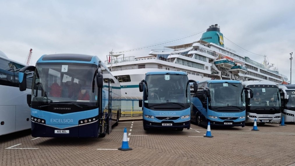 ExcelsiorCoach's tweet photo. A busy day for the @ExcelsiorCoach #team.  Fleet no: 5, 6 and 7838 completing tours for #MSAmadea whilst fleet no: 1 heads over the border but not forgetting the drivers completing @firsttravelsol work in #Weymouth.  #thankyou 🙏 #effortlesscoachhire https://t.co/jGartnl7zB