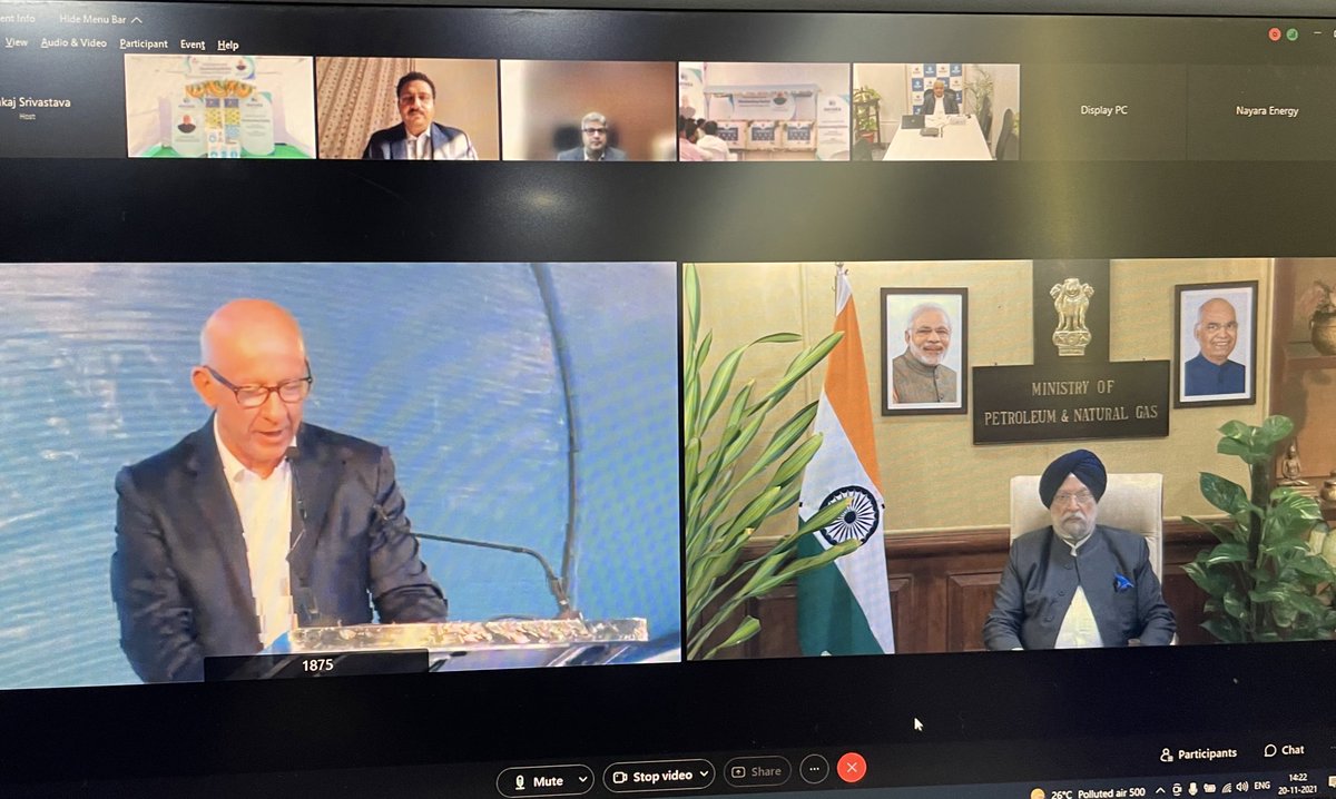 HardeepSPuri's tweet photo. Happy to virtually join Gujarat CM Sh @Bhupendrapbjp Ji, Mr Tony Fountain, Exec Chairman of @NayaraEnergy &amp; others to lay the Foundation Stone of Nayara Petrochemical Project in Vadnagar, Gujarat. https://t.co/QrBwA04rci