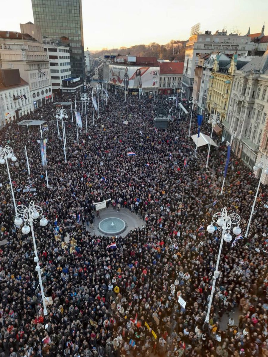 MileticMarin_'s tweet photo. hvala ti Bože 🔥❤️
Zagreb, 20. studeni 2021. protiv COVID mjera 🔥 https://t.co/eCNF3ki4SQ