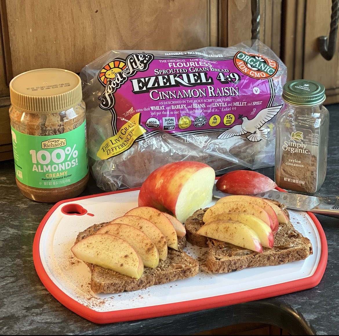 NutritionShari's tweet photo. 🍎❤️🍞 https://t.co/wLUwC7KMk5