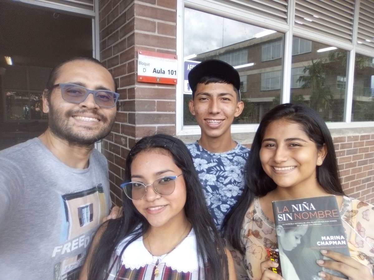 Radiobarriopod's tweet photo. Nuestro equipo de periodismo 2021 está a dos Doritos de terminar su trabajo. Gracias por seguirnos y valorar nuestro trabajo. https://t.co/hJJO3qXLrT