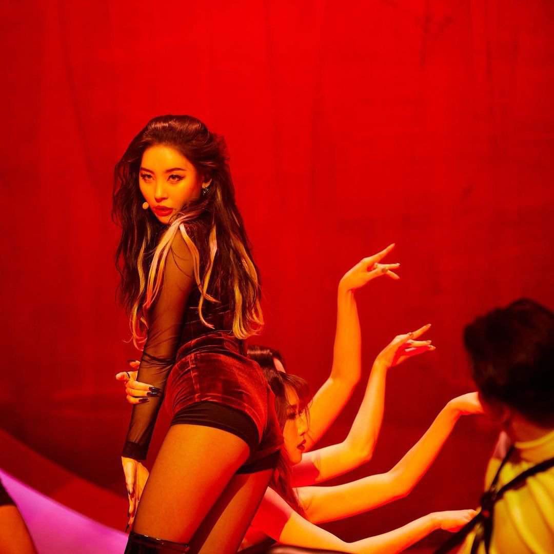 scissorghost's tweet photo. incomplete list of idols who i believe were blow-up car dealership balloon ppl in a past life: 

• chuu (self explanatory)
• mingi (all arms and torso) 
• lucas (gets stowed away in basement when not useful)
• sunmi (sexy balloon catgirl for their big halloween deals) https://t.co/P5zU6gtgJN