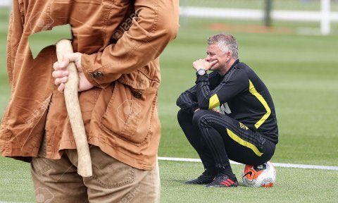 JosephOSAS15's tweet photo. Every man utd fan right now🤧🤧 #OleOut https://t.co/YhDD6ZJBdj