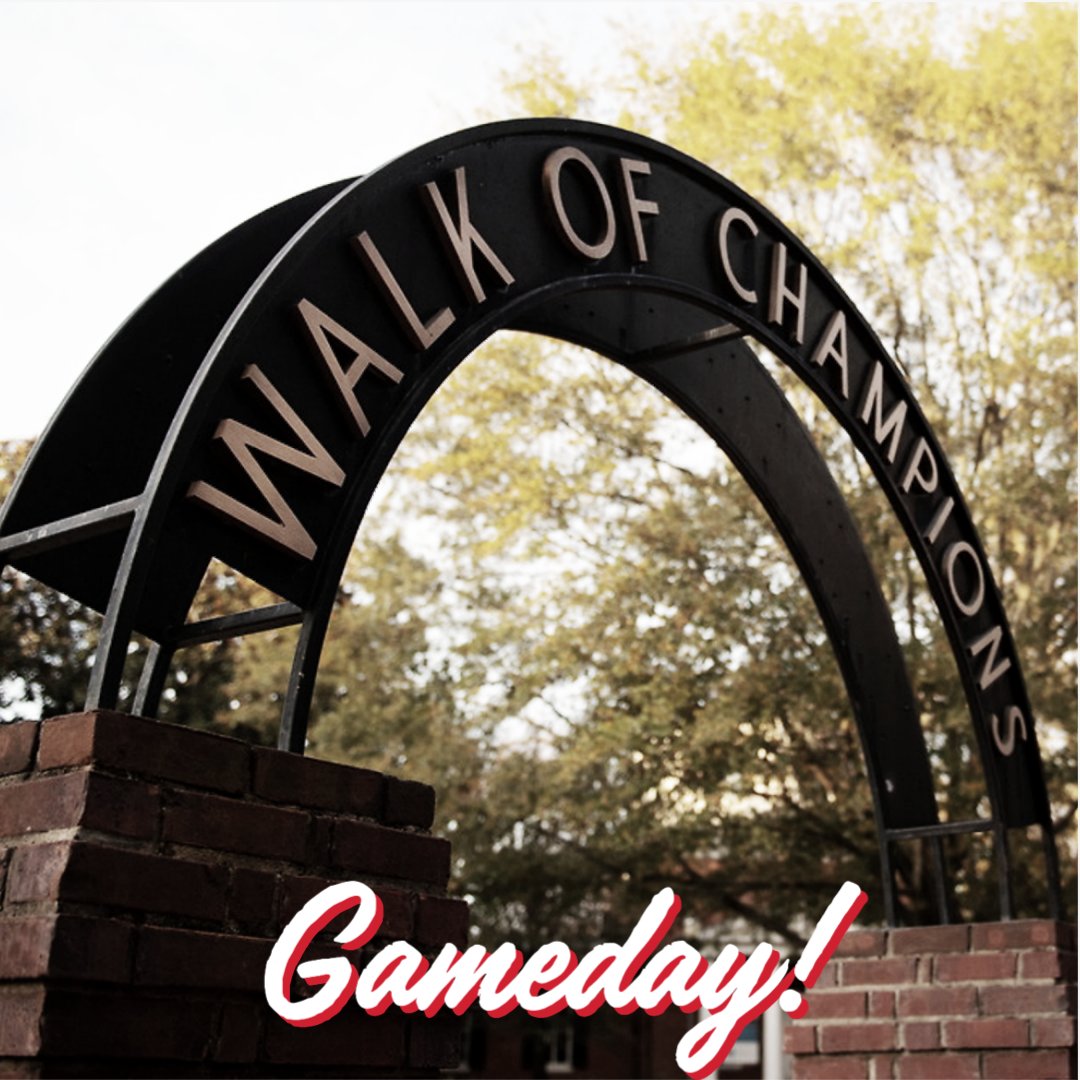iStudyOleMiss's tweet photo. Another Ole Miss football game day in Oxford! Help us cheer on ours Rebs against Vanderbilt! #HottyToddy https://t.co/xdtoocQd16