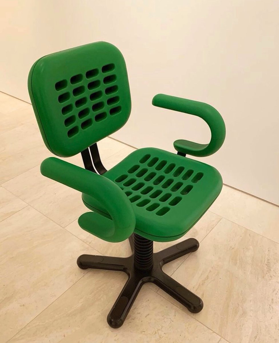 Roger Tallon. Medius Armchair. 1979. OMG.

instagram.com/p/CWgL5QdL_7W/