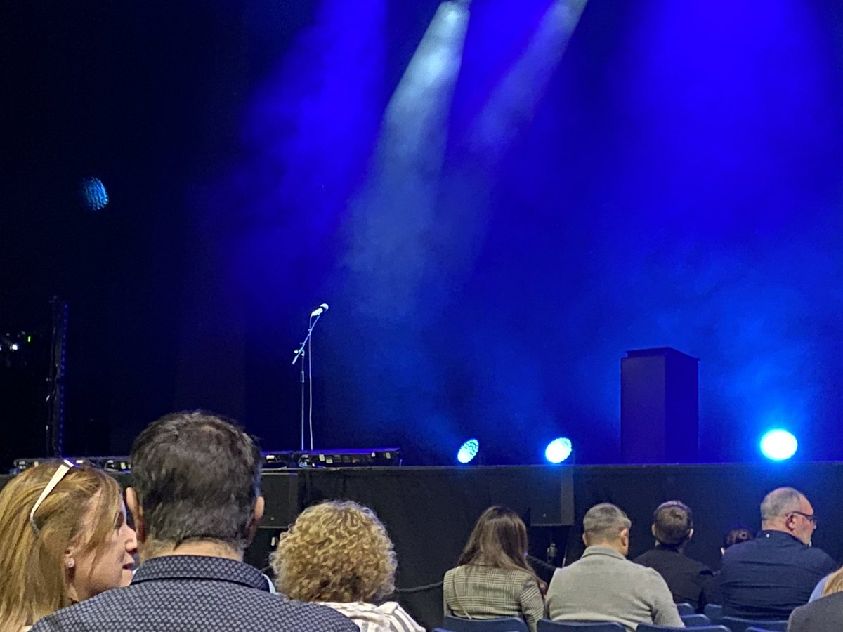 CharliJepson's tweet photo. @rickygervais last night was brutal!!! Even bought two more tickets to get closer to the front! Worth paying twice and waiting 2 years!!! Best night ever! Funniest guy ever https://t.co/NuuDOKRYxE