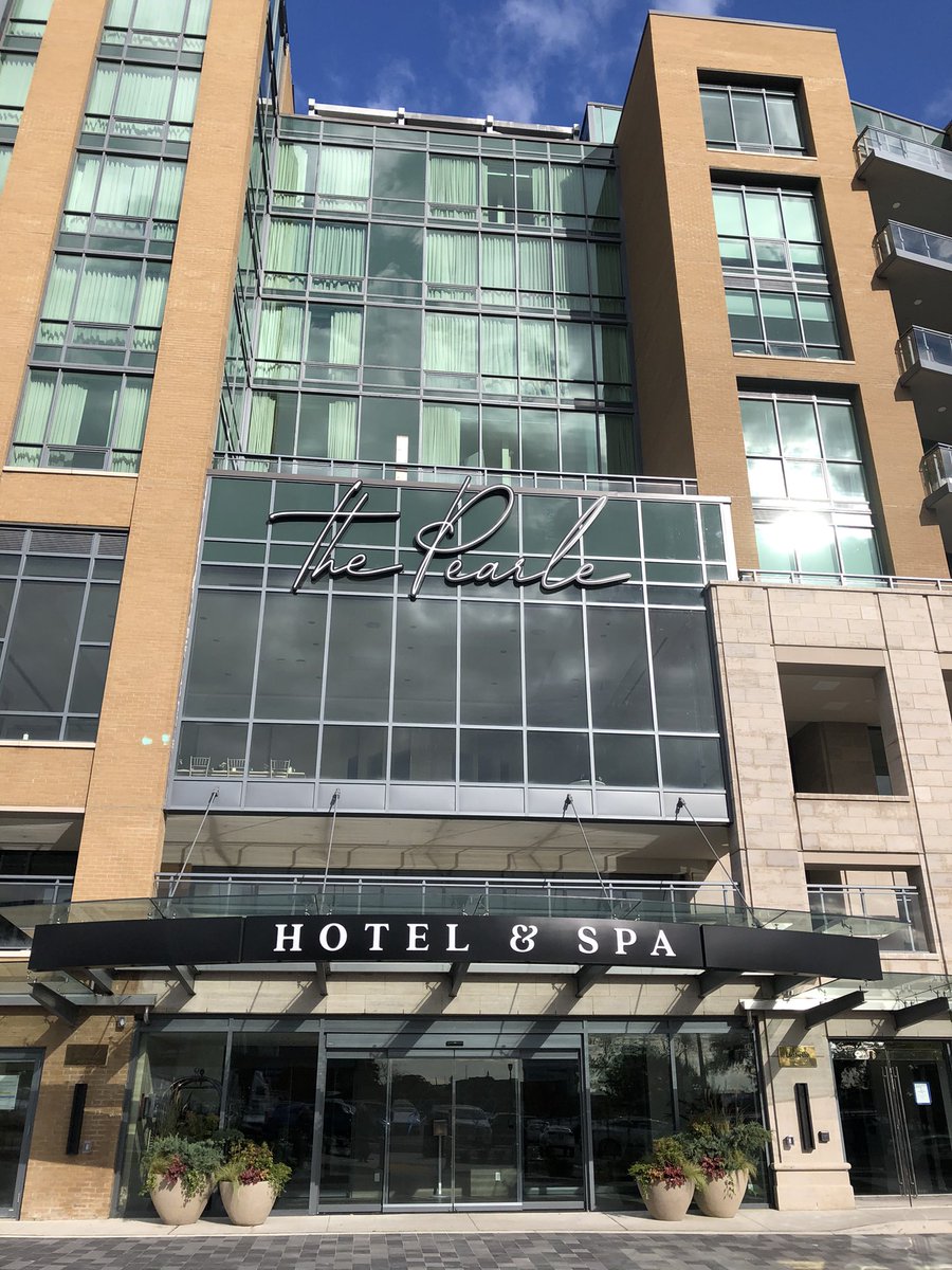 A great article in <a href="/TorontoStar/">Toronto Star</a> on how to spend a weekend in #BurlON With our newest lakeside hotel, beautiful nature trails at <a href="/RBGCanada/">Royal Botanical Gardens</a> and great restaurants you don’t want to pass us by! thestar.com/amp/life/trave…