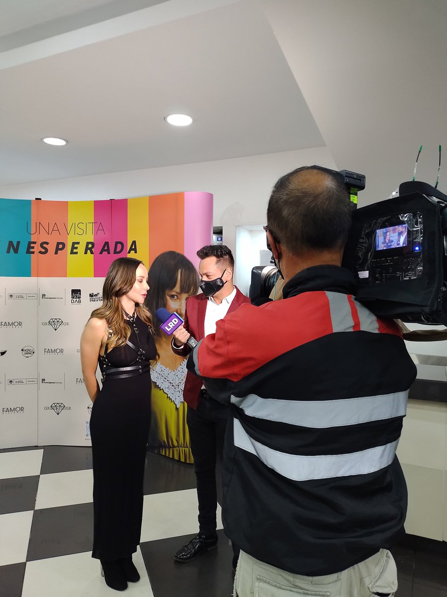 AtrezzoCO's tweet photo. Así se vivió la premier de "Una visita inesperada" el pasado 18 de noviembre junto al elenco y director de la cinta‼️ https://t.co/WkZ6Wtodmu