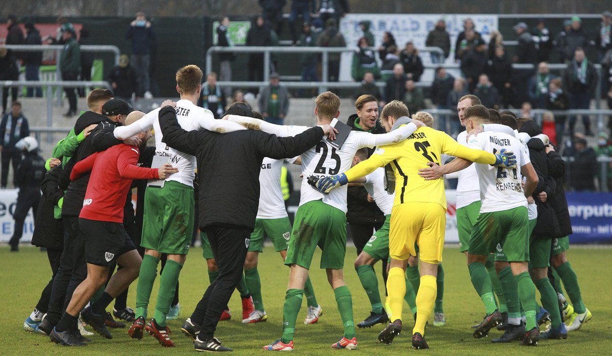 Preussen06's tweet photo. 📄 Der 1:0-Erfolg beim @KFC_Uerdingen bringt den fünften Sieg in Folge - Der Spielbericht zur Partie ⚫️⚪️💚 #KFCSCP #scp06 
___
https://t.co/whYGRae9eI https://t.co/R7ZbOH8OCu