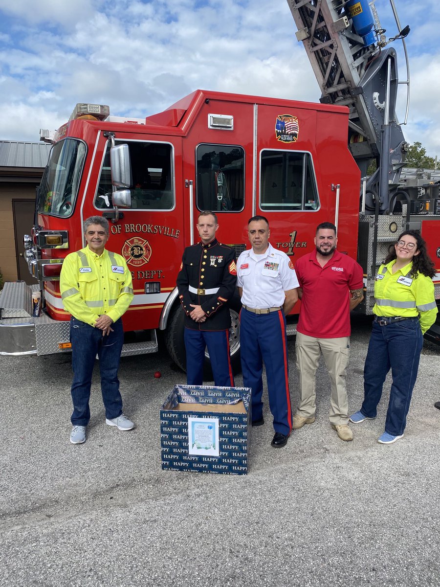 Great effort by the CEMEX team at Brooksville supporting the Marine Corps a reserve during their toy drive to give local kids a big smile this holiday season ⁦<a href="/CEMEX/">Cemex Global</a>_USA⁩ ⁦<a href="/CEMEXBrsCement/">CEMEX Brooksville</a>⁩ @cemex