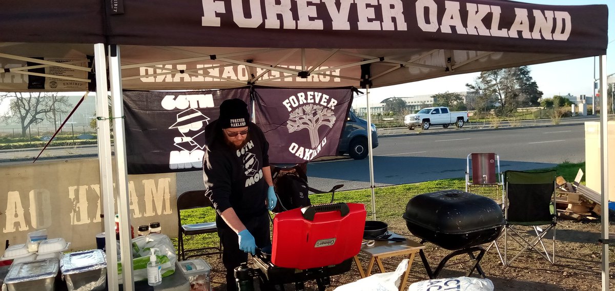 ForeverOakland's tweet photo. #ForeverOakland #GlobalReset
#MobAlley #FrozenTurkeyDrive
#NateMiley #TeamMakeOaklandBetter
•KICK OFF AT 9AM. 1ST COME, 1ST SERVE•
Turkeys are ready as the Chris Show gets the Breakfast Burritos or La Carte prepared.
•Mob Alley
559 66th Ave, Oakland Ca https://t.co/djzahBE4tr