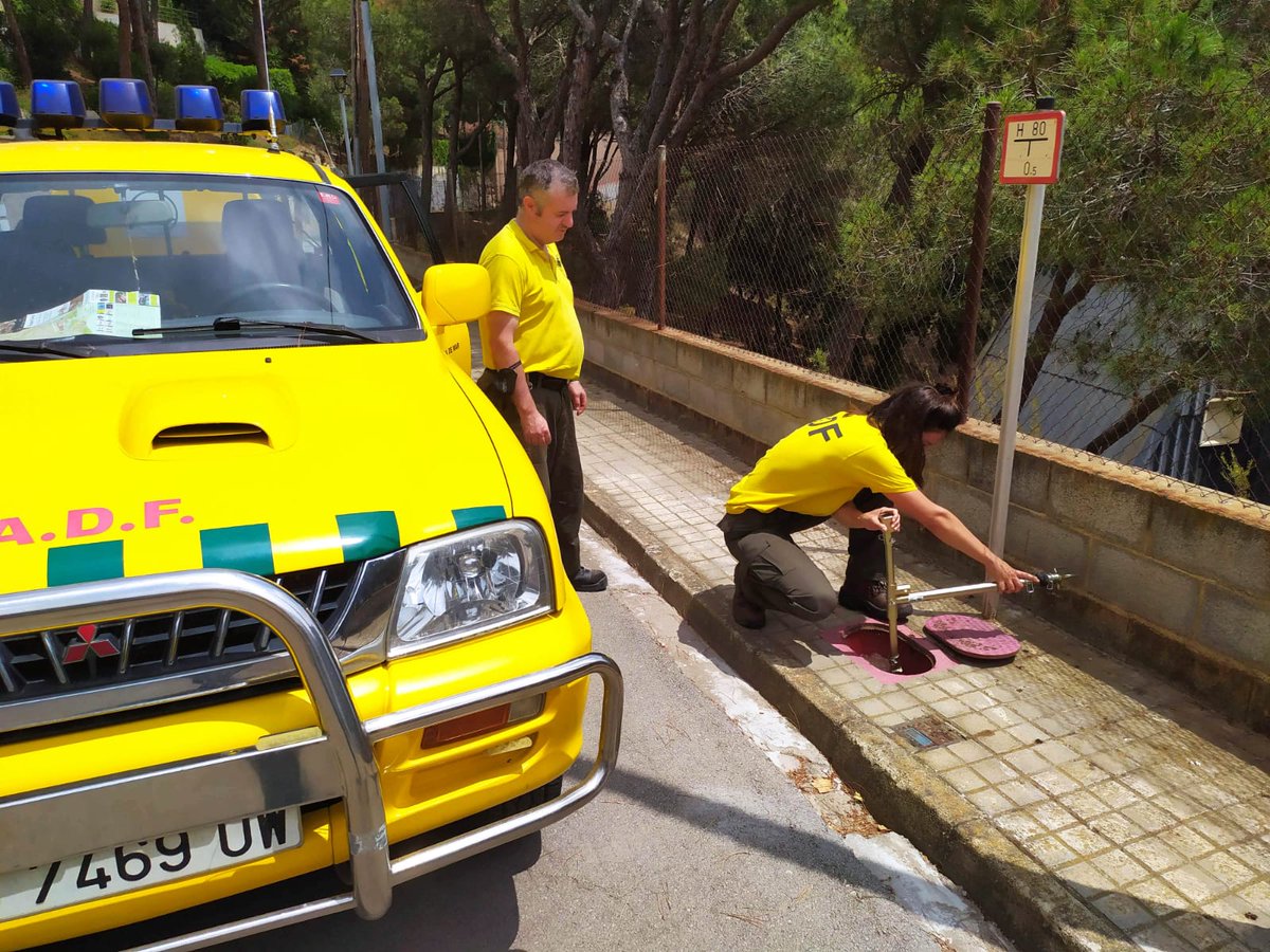 diba's tweet photo. Tanquem aquí els #PremisADF2021 i agraïm de nou la tasca voluntària de les Agrupacions de Defensa Forestal, recordant que sense ell@s els nostres boscos són com volem. Pots tornar a veure'ls aquesta nit a les televisions locals de @laxarxa
🗓22.30h
📺https://t.co/QtXHZazLUJ https://t.co/DNcqHtEK1G