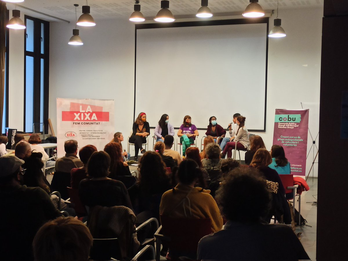 laxixateatre's tweet photo. #MASTER21 | María, Montse, Vicky, Kadi i Neus ens expliquen la seva experiència amb els grups durant la seva formació com a dinamitzadores 💥✨💫
#cobu https://t.co/NlirG4gMfR
