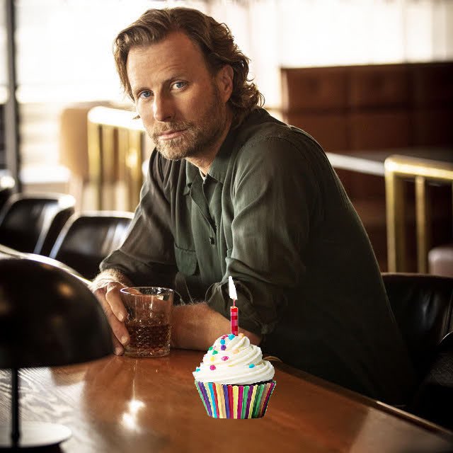 Happy birthday Dierks Bentley!   Deeeeeeeeeeeerrrrrrrks 