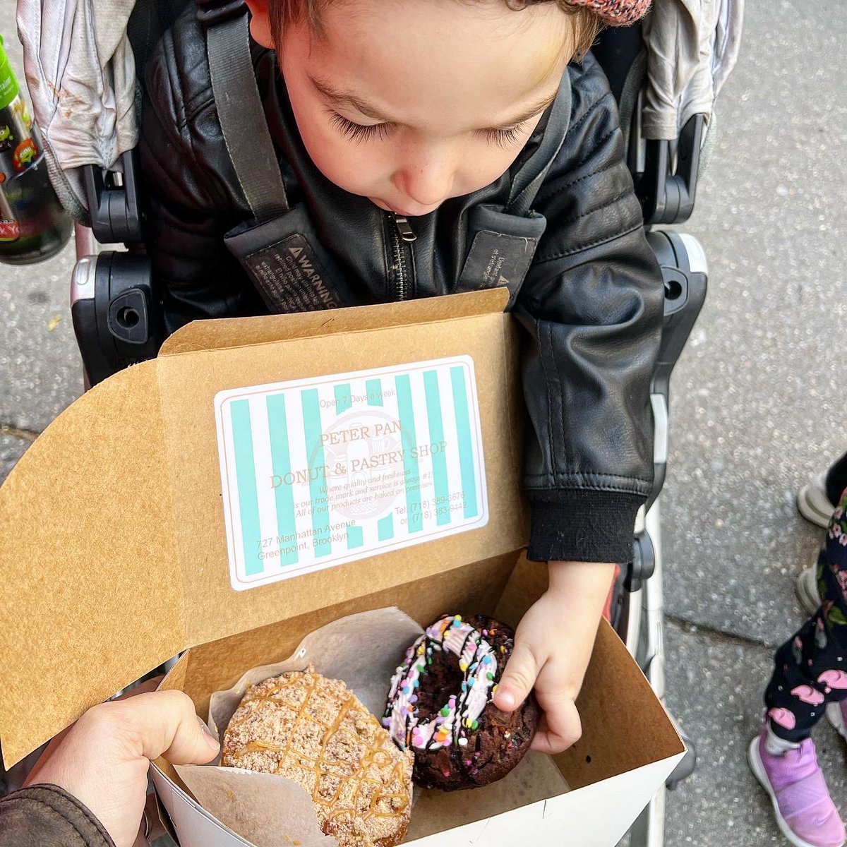 SHOTOFYAGER's tweet photo. 🍩Stopped by @SonyaDevilleWWE & @WWE_MandyRose’s Donut Pop Up this AM. Good stuff, Brock approves. #SurvivorSeries weekend is on here in NYC! #ChallengeMania #DaMandyz https://t.co/BHIeXuaUGO