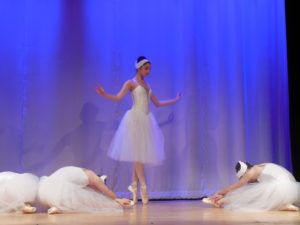 dancersgroup's tweet photo. The Women in White by Emma Garber https://t.co/30byJs5u1d
📸: Photo by Claudia Garber
#DancersGroup #InDance #dance #ballet https://t.co/l81KYdi8nN
