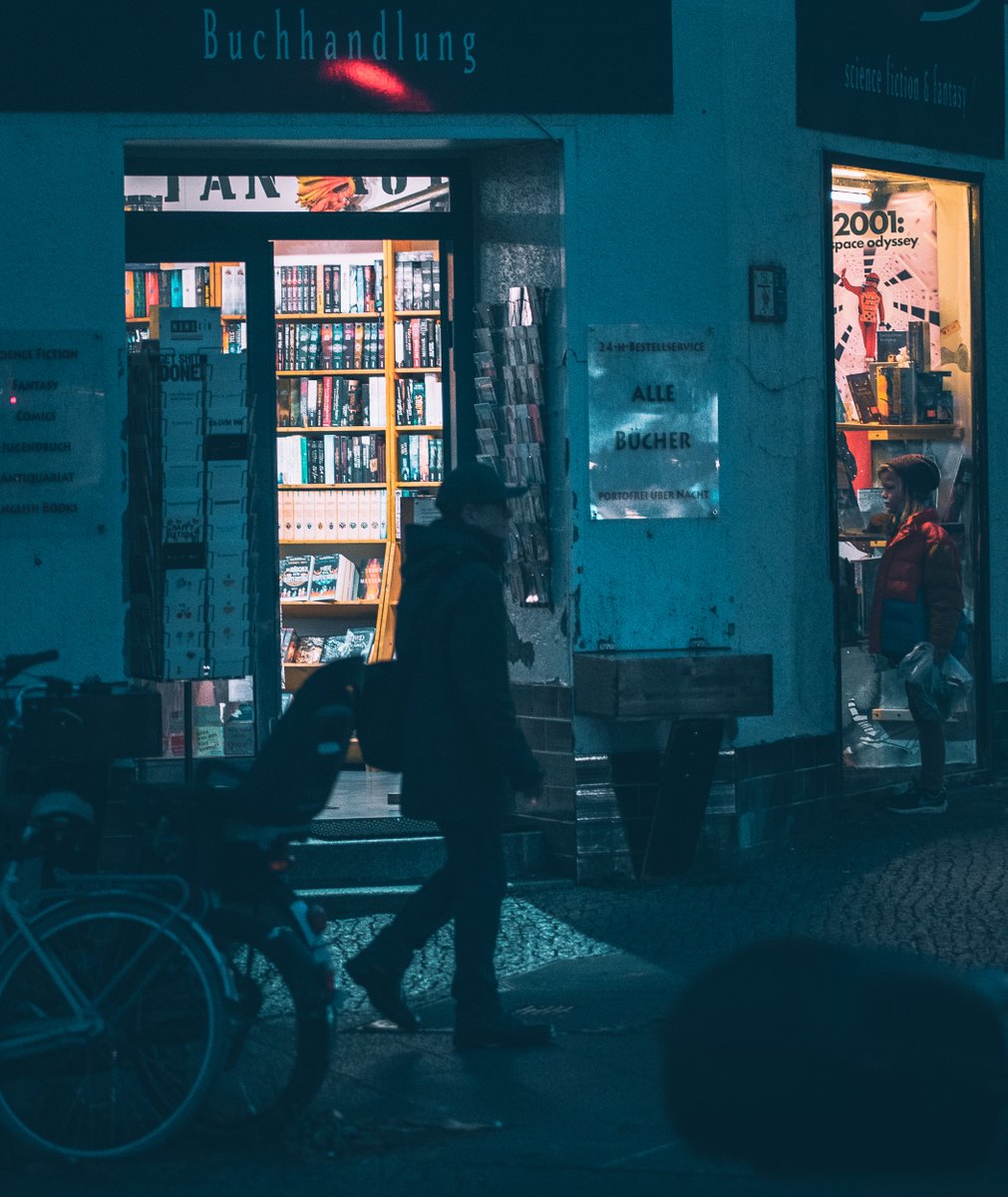 schaerfphoto's tweet photo. Endlich wieder #Nachtfotografie🙂 #kreuzberg #streetphotography #Berlin https://t.co/Se0d6PBepI