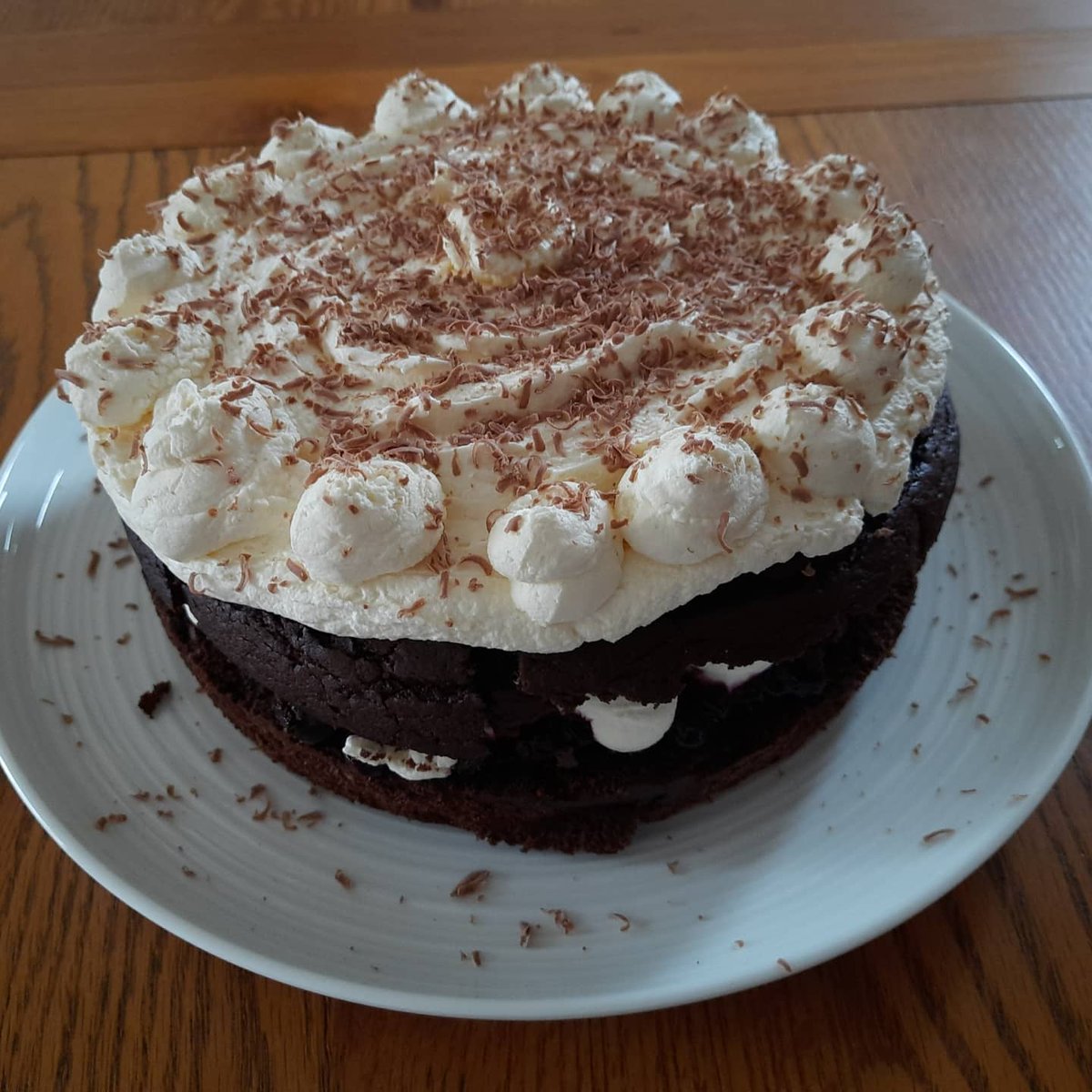 markkaiz's tweet photo. Chocolate Treacle Sandwich
#cake #sponge #chocolate #treacle #blueberrycompote #blueberries #chantillycream #tea #teatime #homemade https://t.co/wRaQj9xQ5x