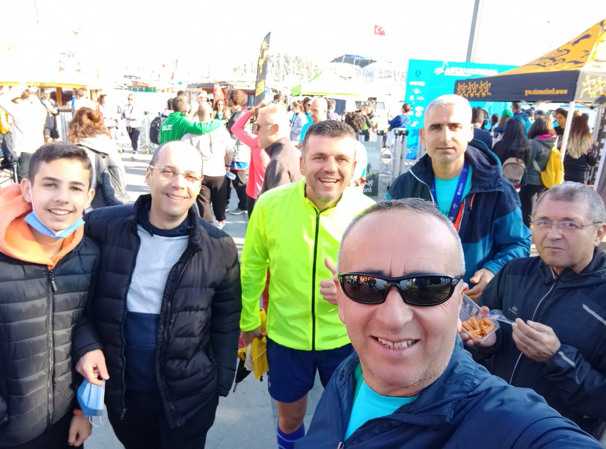 ASKINBINBIR48's tweet photo. Ilk defa katıldığım 5.Bodrun Ultra Marathon yarışı. 
40 yaşından sonra koşmaya başlamak ve yarışa katılmak çok güzel. 
Tüm dostlarımıza tavsiye ediyorum. 😂
#milas 
#Bodrun https://t.co/MrFsZPyTIk