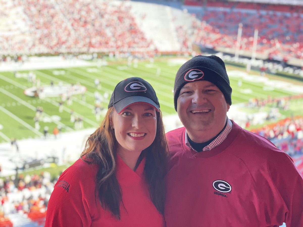 CharlieB_SC's tweet photo. #SeniorDay #WeRunThisState #GoDawgs #ItsSaturday #InAthens #AthensGA #BetweenTheHedges @UGAAthletics @GeorgiaFootball https://t.co/l9hHFH7l4L