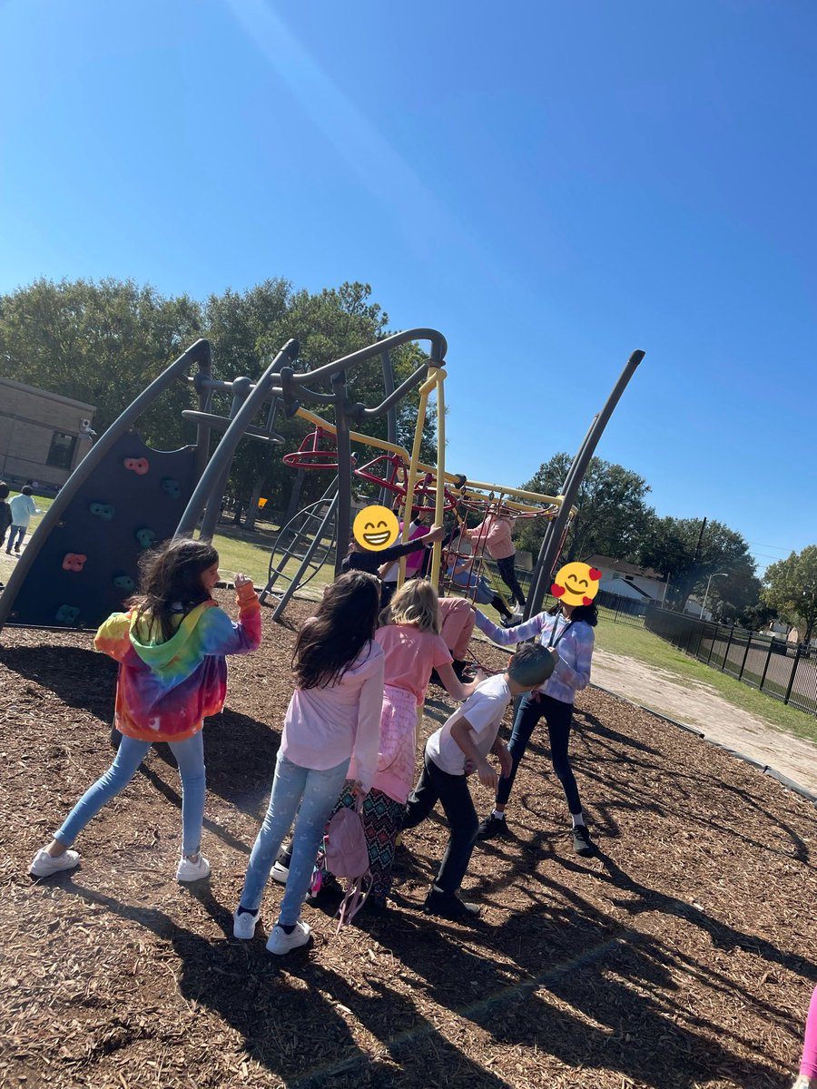 Ms_Ferrera's tweet photo. A little fun in the sun before our break! Thankful to work with such amazing staff and students! @cfisdfiest #CFISDspirit #TweetAThanks #WeAreOne https://t.co/10se1RImuo