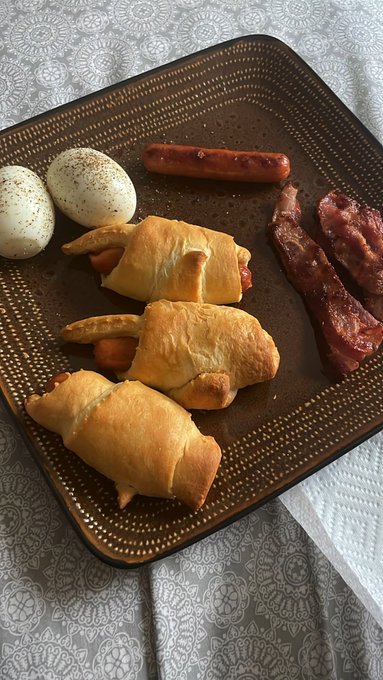 Breakfast 🍳 https://t.co/fesFbcyvXs<a href="/tag/traffic"class="tags"><span>#traffic</span></a><a href="/tag/newmusicalert"class="tags"><span>#newmusicalert</span></a><a href="/tag/abdmuhlacrewrecords"class="tags"><span>#abdmuhlacrewrecords</span></a><a href="/tag/bossmanspek"class="tags"><span>#bossmanspek</span></a>