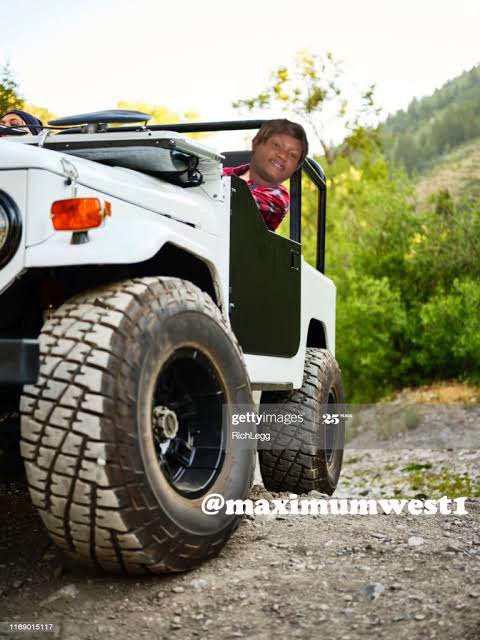 maximumwest1's tweet photo. Miss 4x4 #SingleAndMingle https://t.co/AhQKjQyEc2