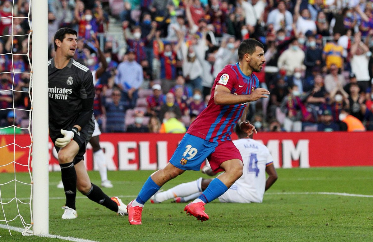mundo_jerseys2's tweet photo. Su ultimo gol como profesional ante el Real Madrid. Se retira el Kun Aguero por problemas de corazon. Se acaba la aventura de uno de los mejores goleadores de los ultimos años. Un jugador que es imposible de odiar. 📸🇦🇷 https://t.co/4PBbJBVqzB