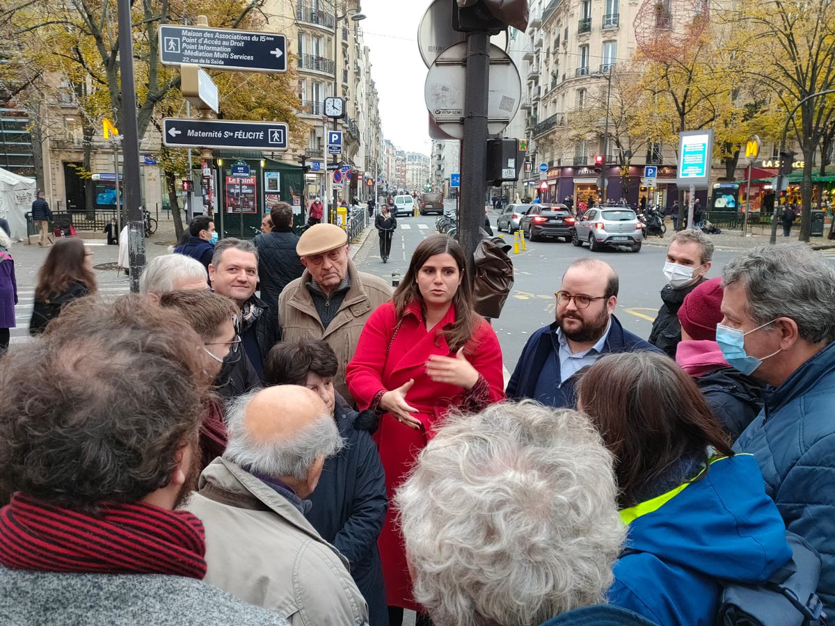 AnouchToranian's tweet photo. Heureuse du succès de la marche exploratoire que j’ai initiée sur la piste cyclable de la rue de #Vaugirard à #Paris15. 

Échanges et remontées de terrain productifs avec habitants, conseillers de quartier, commerçants et services de la Ville. 

Bientôt le démarrage des travaux ! https://t.co/TpECObhyGK