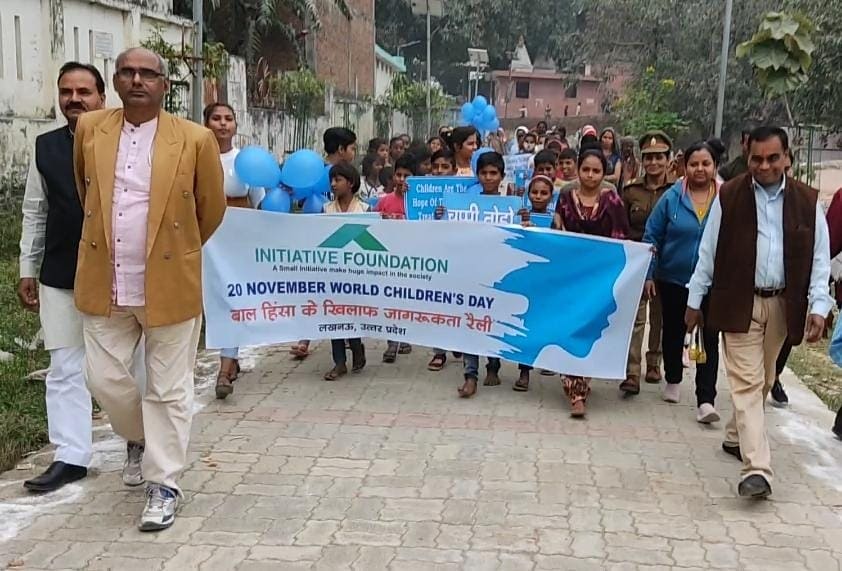 InitiativeOrg_'s tweet photo. #WorldChildrensDay2021  @InitiativeOrg_ के तत्वावधान में आज विश्व बाल अधिकार दिवस के अवसर पर "बच्चों के संवैधानिक अधिकार- जमीनी हकीकत और चुनौतियां" विषय पर संवाद और बाल हिंसा के खिलाफ जागरूकता रैली निकाली गईl
#lucknowcity #initiativeforchange @NCPCR_ https://t.co/WFFh4DLVr9