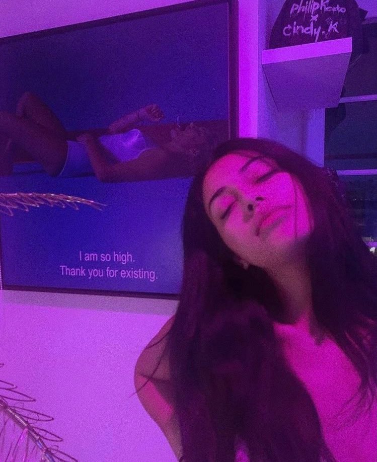folklorestill's tweet photo. every song's like gold teeth &amp; grey goose dripping in the bathroom https://t.co/k2c4hlwtS4