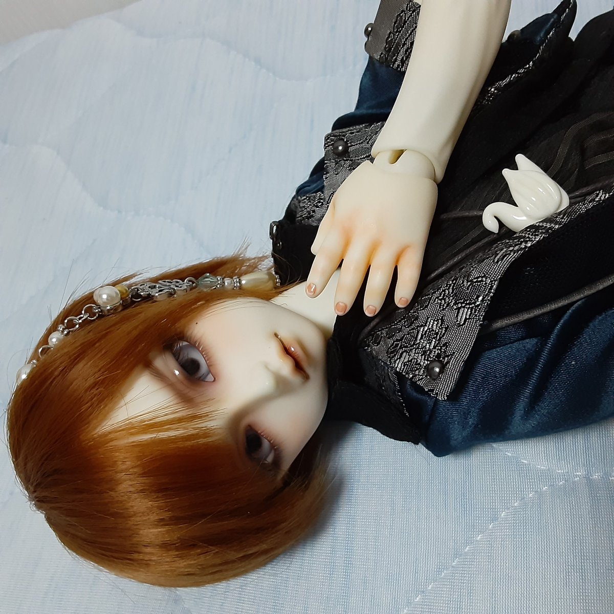 nuit_circus's tweet photo. 明日も早いというのに、アクセサリー作ると撮りたくなっちゃうね。

繍夜「遅刻しても知らないからな」 https://t.co/pgKNgdSBKz