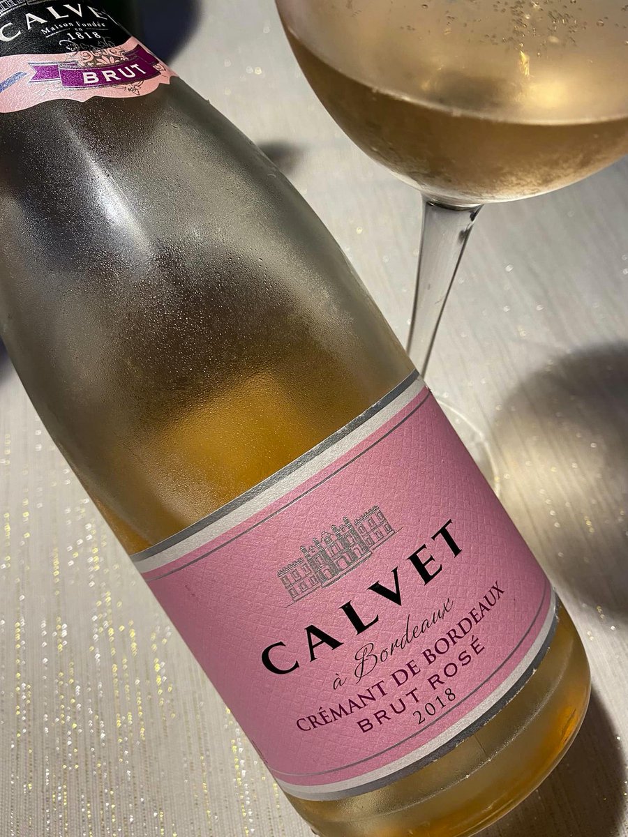 ArtPredator's tweet photo. Q5 What affordable Bordeaux did you open for this month’s #Winophiles chat? 2 bottles of Bordeaux bubbles to #ClinkDifferent! Also opened 2 reds grown sustainably -- story on those coming right up! https://t.co/JVmpm3MroG