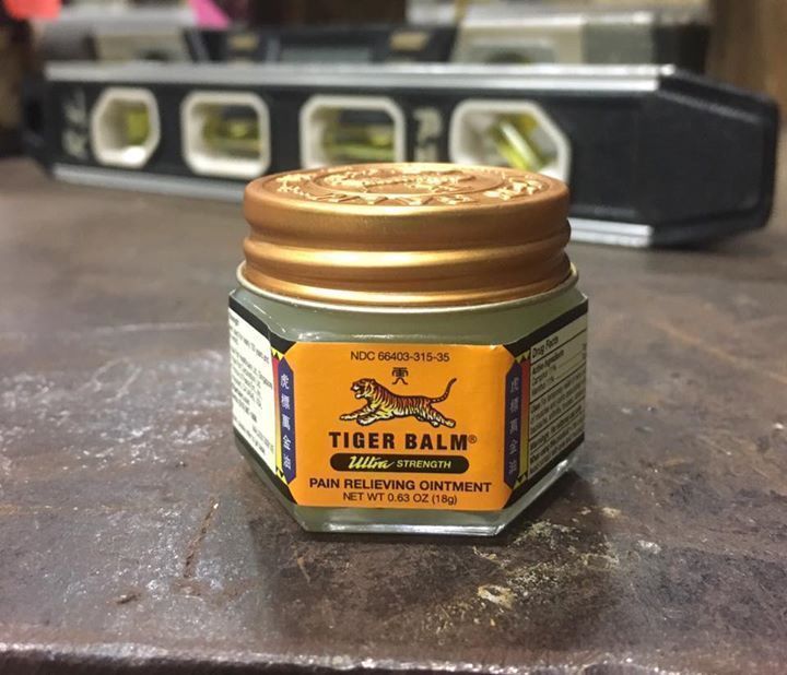 Tiger_Balm_US's tweet photo. Tiger Balm Ultra Strength Ointment helps Tiger Balm U.S. Fan Robert Isaacks get through the day. What does it help you do?
#PhotoBalm #TigerBalmUltra #PainRelief #WorksWhereItHurts #JointStrains #MuscleStrains #BackAches https://t.co/SoSbHDHNI7