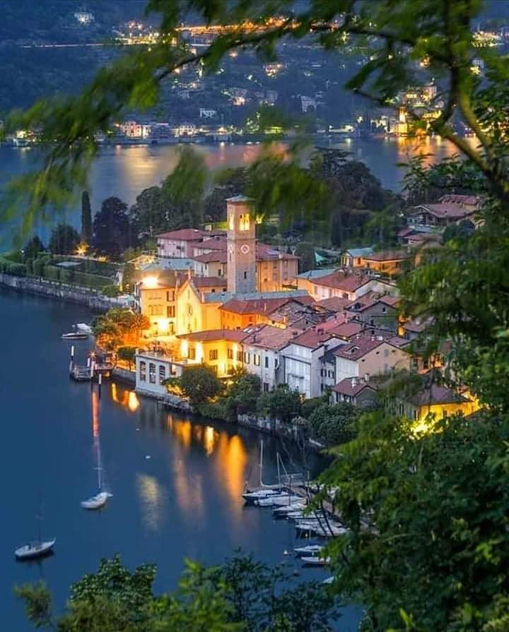 Good evening World 🌎 ❤ 👌 
Lago Di Como 🇮🇹❤🙏