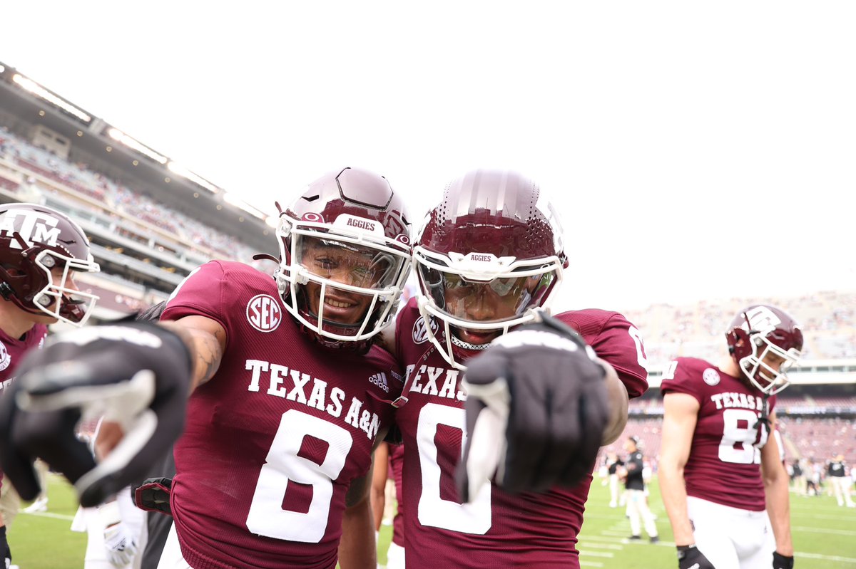 AggieFootball's tweet photo. Showtime. #GigEm https://t.co/qpGm0rFu7V