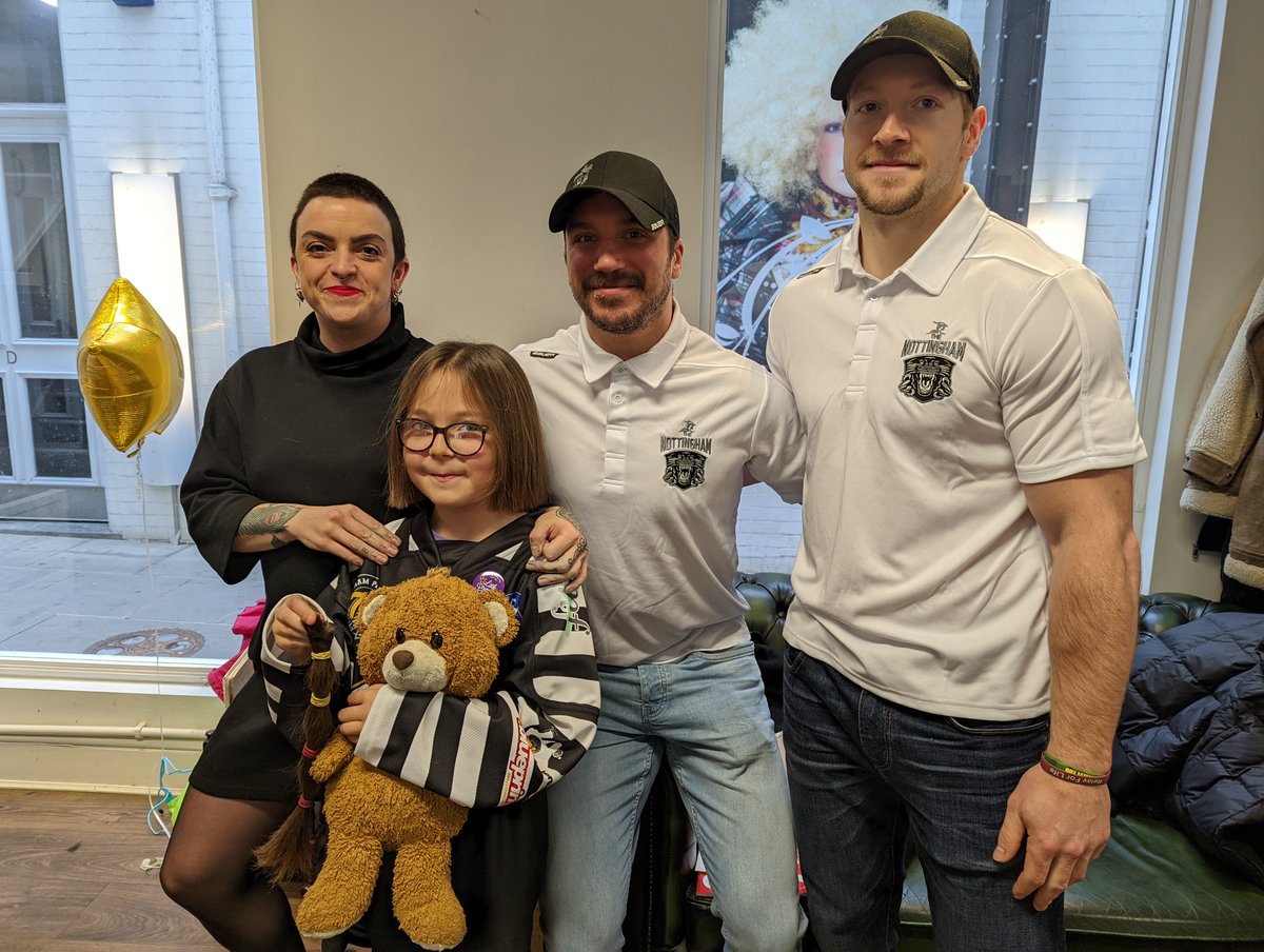 PanthersIHC's tweet image. Brady Norrish &amp;amp; Mathieu Tousignant spent part of their off day at The Gate Hairdressing helping Panthers' fan Phoebe with her charity hair cut for The Little Princess Trust! 😺

Well done Phoebe! 👏

👉 bit.ly/3oPllNY
