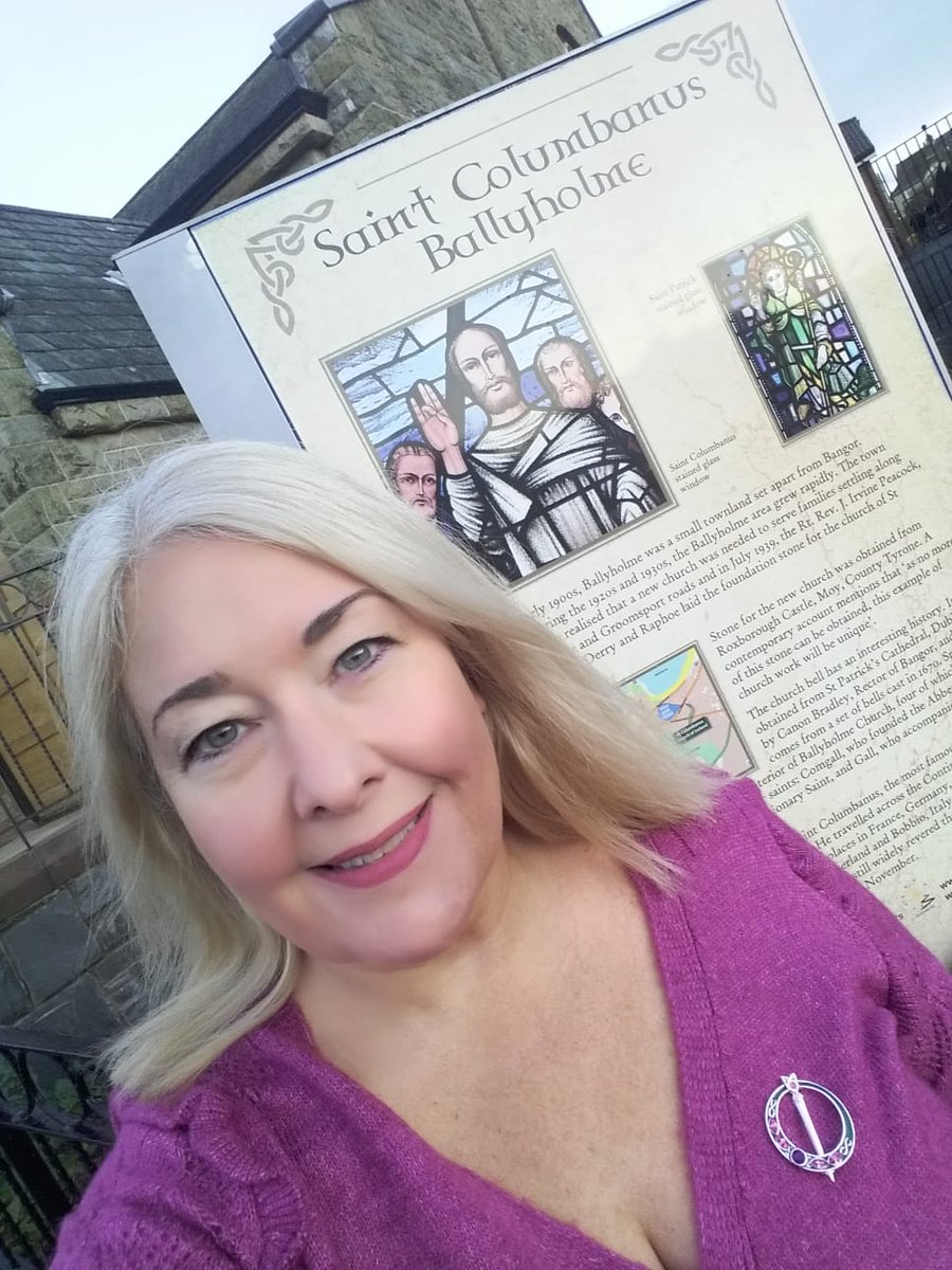 KarenDouglas_NI's tweet photo. Enjoyed this afternoon's calligraphy workshop at #StColumbanusParish #Ballyholme as part of the #ColumbanusFestival #MonasticLife #EarlyIrishWriting #FriendsOfColumbanus #Bangor #LightOfTheWorld https://t.co/VmAjxbXc7l