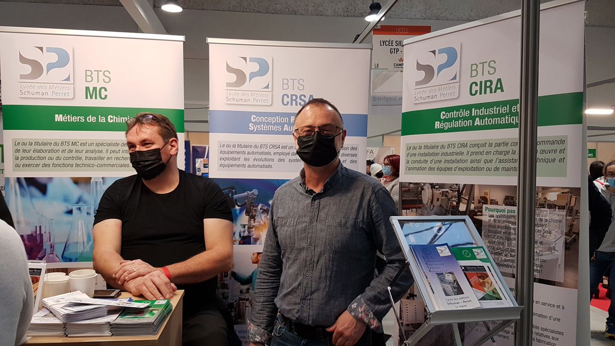 schuman_perret's tweet photo. #Schuman_perret présent au Salon de l'étudiant du #Havre. Merci aux enseignants et étudiants des BTS et CPGE de leur engagement. https://t.co/kg3CJ1t7wY