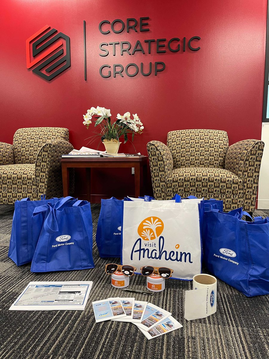FSB_PA's tweet photo. The FSBPA team is getting ready for the "Anaheim is Calling. Bronco is Driving" influencer experience for our client @FordLatino. Make sure you follow @VisitAnaheim on Twitter to enjoy the adventures of five influencers on board the #FordBronco through Anaheim today! https://t.co/wdzzw5Kbhm