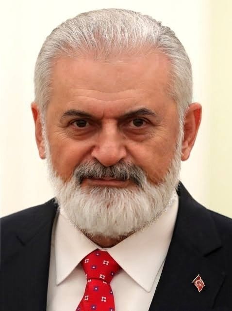 MecnunMedia's tweet photo. Binali Yıldırım Aksakallı olarak Leyla ile Mecnun Dizisine girmiş. https://t.co/Q4xWRfyQdo