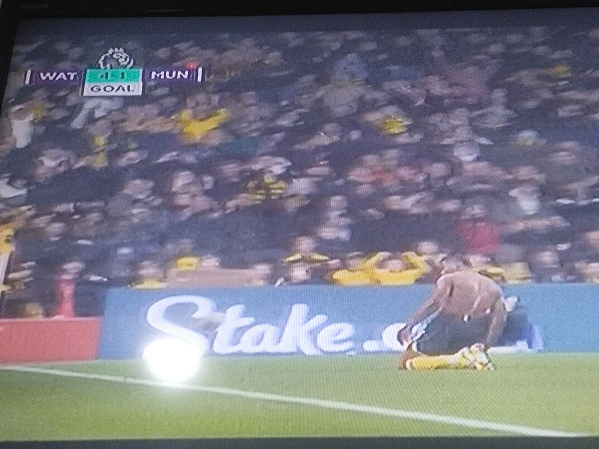 IqballRR's tweet photo. Nampak raut muka tidak senang sekali wkakakak
Terpongkeng lagi terpongkeng lagi
Otw goaa lagi deh 🤪🤪
Olee... Makasih udah menghibur mlm ini 😍😍😘

#ManchesterUnited 
#oleinforever https://t.co/oeH6OylFjG