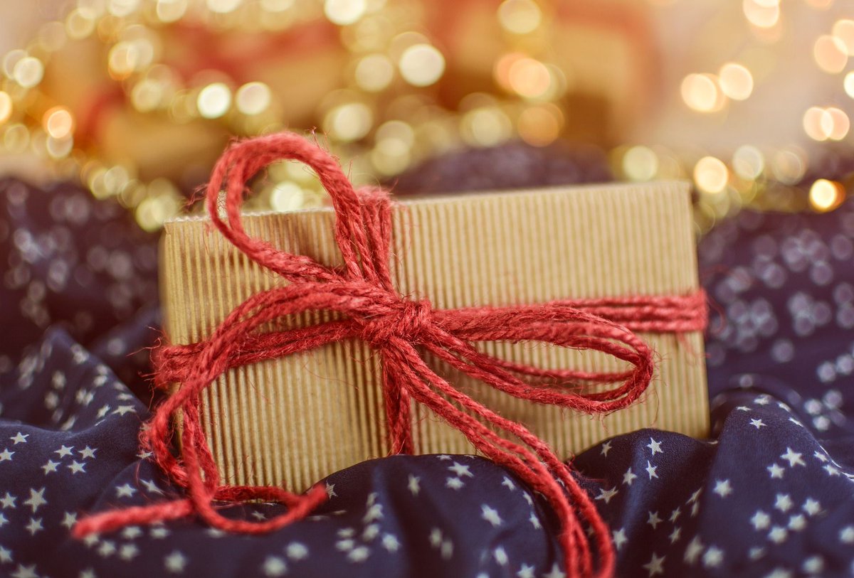 GoodForMenCo's tweet photo. With Christmas fast approaching, it’s never been easier to find sustainable gifts for your family and friends. Here are 15 places to shop for sustainable gifts (UK &amp; Europe). https://t.co/wsUMrh0b6M #Sustainability #ConsciousLiving #Ethical #Organic #Natural #Christmas https://t.co/pyOdGOhRza