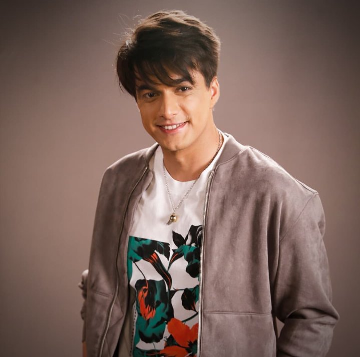 Sonali_momo3's tweet photo. Good night @momo_mohsin ❤

God bless u my hero.. U r trending since morning unplanned.. Happy n proud of u😘

&amp; pls may u post these in ur insta feed for ur mominions.. These pics are super awesome. N we want it permanently in ur account🤗💗 #MohsinKhan https://t.co/SejUsA9sXY