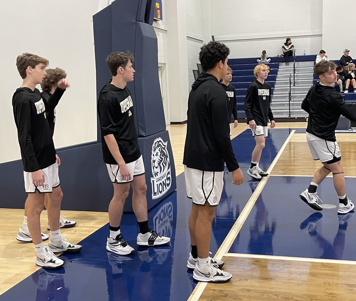 uppermanhoops's tweet photo. GAME TIME! 🏀 #BaxterHoops https://t.co/SuLKRZxhNT