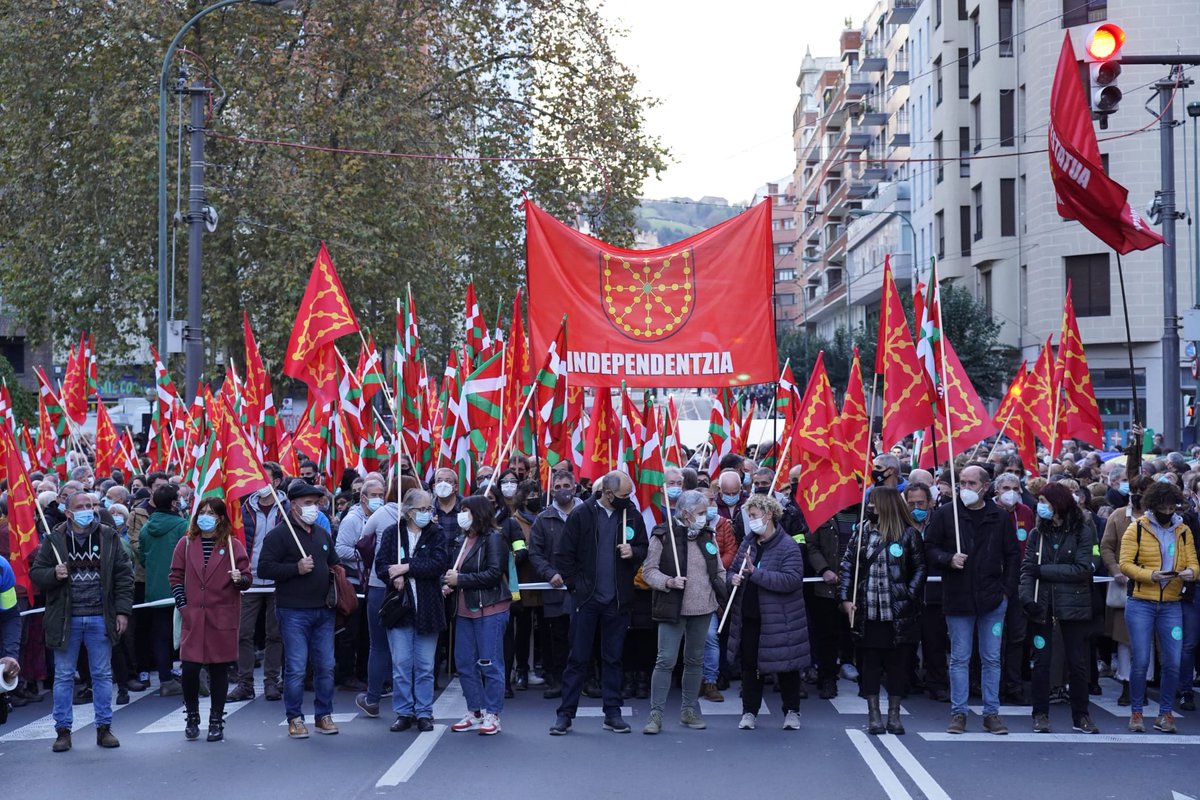 ehbildu's tweet photo. Nazio librea.
Nazio justua.
Nazio feminista.
Nazio ekologista.
Nazio antifaxista.
Nazio euskalduna.
Nazio baketsua.
 
✊ Euskal Herria de libres e iguales #LortuArte https://t.co/vQNUztp6Ll