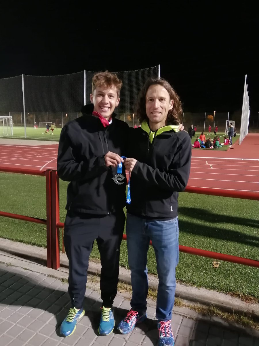 OscarMar3nez's tweet photo. Con entrenadores como los que tenemos siempre en @3styletriatlon, te pueden pasar estas cosas.🥈🇪🇸🏃‍♂️🚴‍♀️🏃‍♂️MD

Día de agradecimientos a todos ellos, que siempre les gusta quedarse en la sombra pero esta vez no.😉

(sigue ⬇️) https://t.co/yOA0cTLBCx