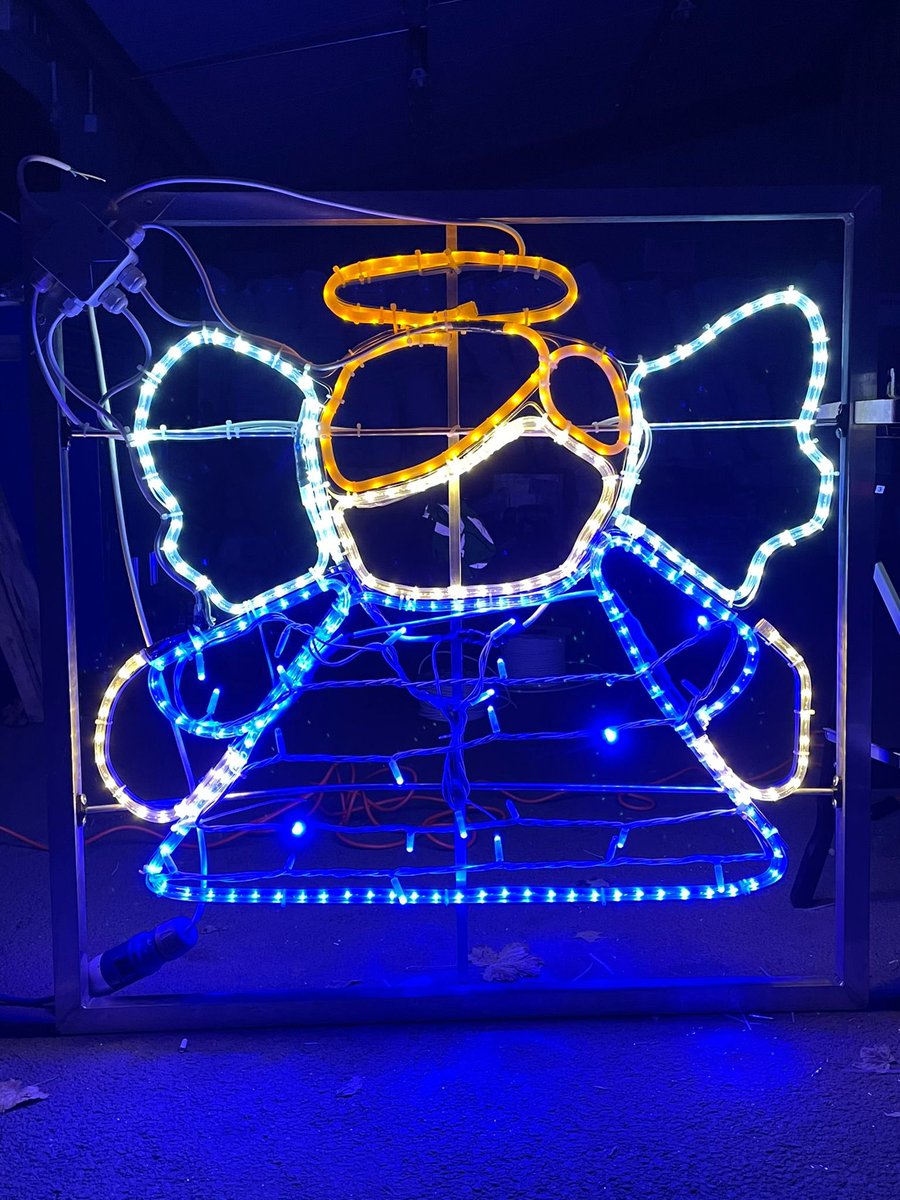 Delighted that Layla in P5 won the Christmas Light Competition. Her drawing has been made into a light which can be seen at the lamppost on Banff High Street nearest the school.  #TeamBanff #christmas2021